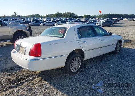 2005 Lincoln Town Car Signature from USA, damaged, VIN 1LNHM81W65Y634121